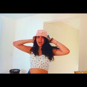 Meet your Posher, Adeline